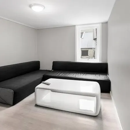 Large Apt Very Central 4-5br برغن