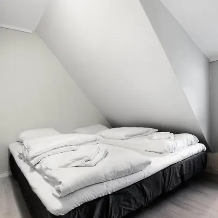 Large Apt Very Central 4-5br Appartement