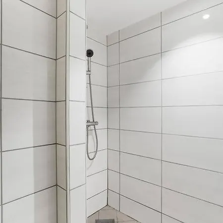 شقة Large Apt Very Central 4-5br