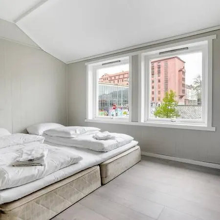 Large Apt Very Central 4-5br Lejlighed